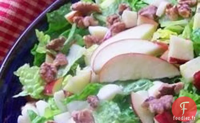 Salade de Pommes, de Brie et de Noix