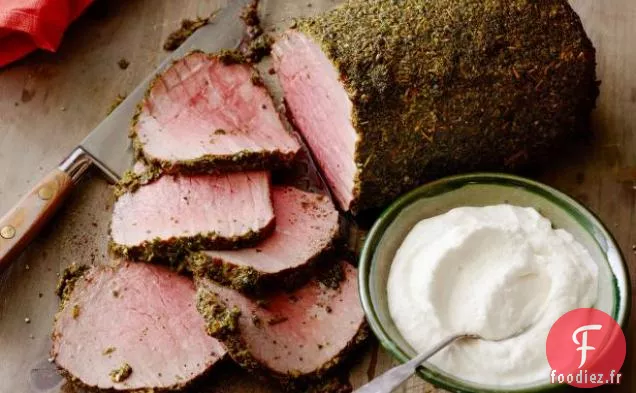 Rôti de Bœuf en Croûte d'Herbes et Crème de Raifort