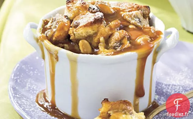 Puddings De Pain Sandwich Au Beurre D'Arachide Et À La Banane Avec Sauce Caramel Foncé