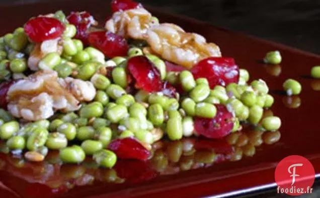 Salade De Haricots Mungo Au Sésame Avec Canneberges Et Noix