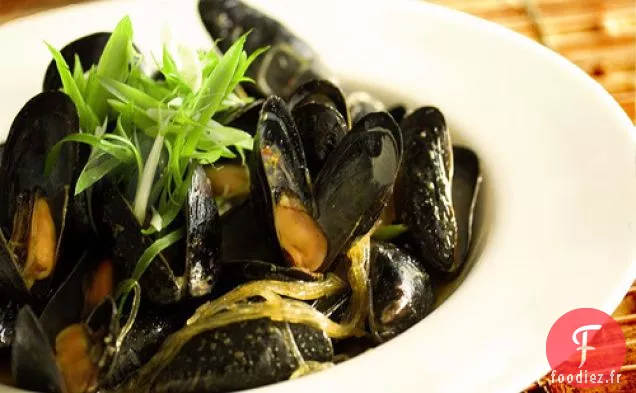 Moules Cuites À La Vapeur Au Curry À La Citronnelle Et À La Noix De Coco