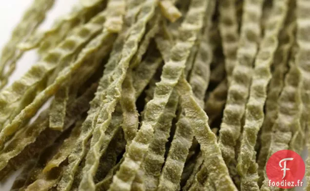 Fettucine De Haricots Mungo Avec Sauce Au Beurre Brûlé À La Citrouille Et À La Sauge