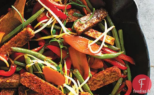 Sauté de Tempeh et Haricots Verts avec Sauce aux Arachides