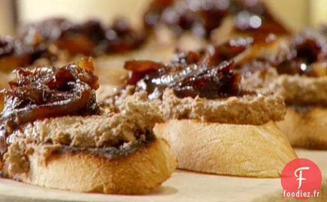 Crostini de Pâté de Foie de Poulet aux Oignons Balsamiques