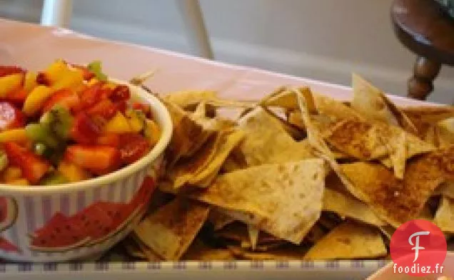 Salsa aux Fruits avec Chips de Tortilla à la Cannelle