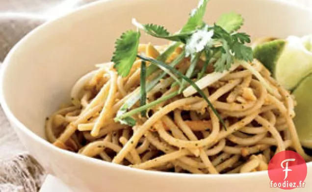 Nouilles aux Arachides Au Curry Rouge