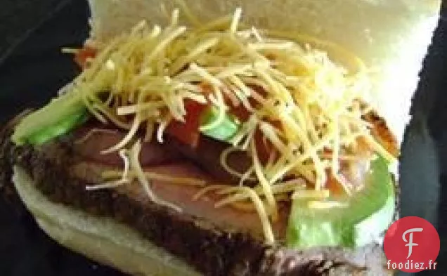 Sandwich au Steak Carne Asada avec Salade d'Avocat