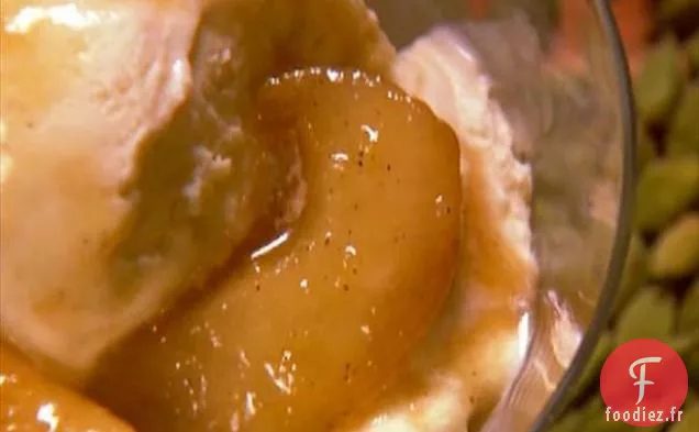 Poires à la Cardamome Sucrée