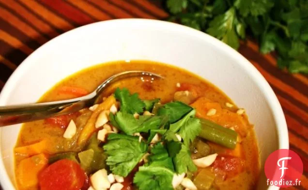 Ragoût De Légumes Et D'Arachides D'Afrique De L'Ouest