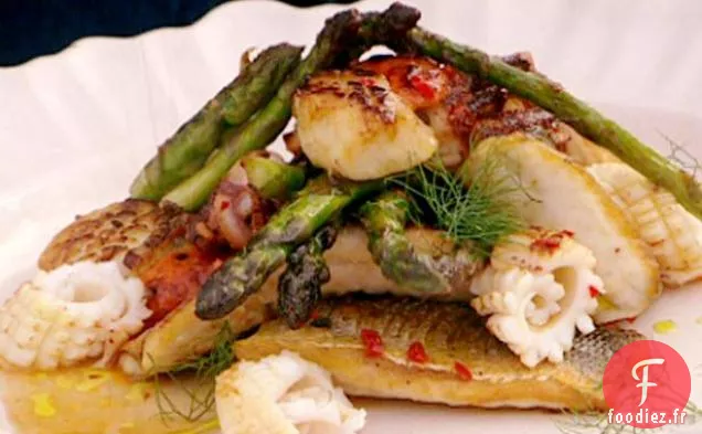 Asperges Cuites à la Poêle et Poisson Mélangé