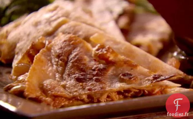 Quesadillas de Poulet aux Piments Serrano et Cheddar Blanc