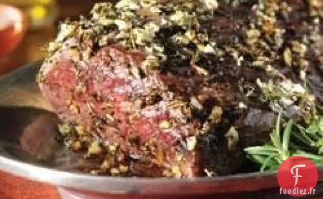 Filet Mignon Rôti aux Herbes et à l'Ail avec Sauce Crémeuse au Raifort