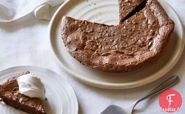 Tarte aux Noisettes et Chocolat à la Crème Fouettée à la Vanille