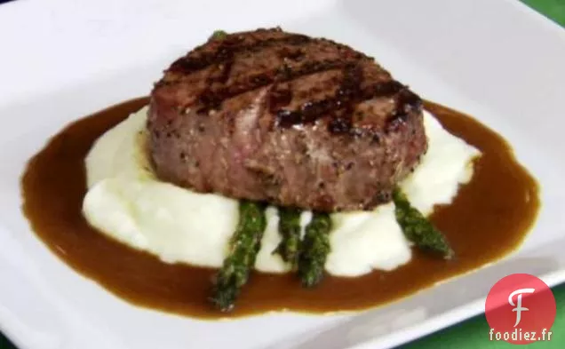 Filet Mignon Grillé avec Purée de Pommes de Terre