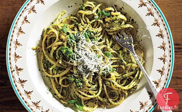 Linguine au Pesto aux Épinards et aux Herbes