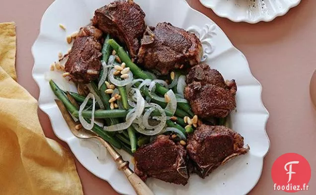 Côtelettes d'agneau Frottées aux Épices avec des Haricots Verts