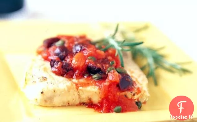Mahimahi Poché à l'Huile d'Olive et Sauce Tomate Méditerranéenne
