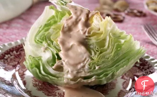 Salade de Quartier de Trisha avec Vinaigrette aux Mille Îles