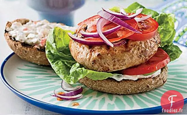 Hamburgers à la Dinde avec Sauce au Cornichon Épicée