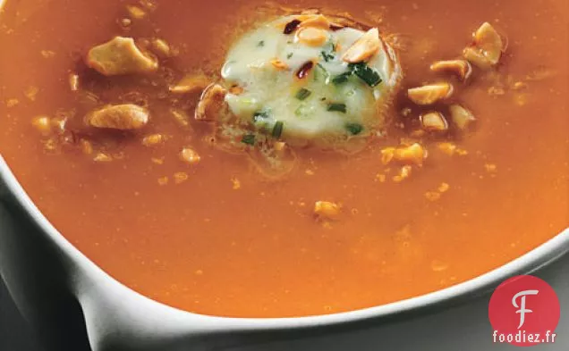 Soupe Carotte-gingembre Au Beurre De Chili Et Cacahuètes Grillées