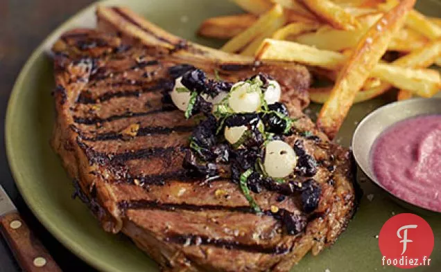 Steaks Grillés avec Sauce à l'Oignon et Relish à l'Oignon