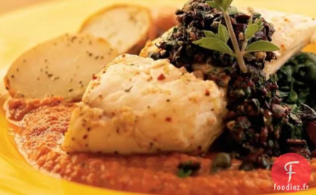 Flétan Rôti à la Sauce Romesco et Relish aux Olives