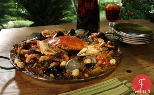 Paella de Foyer avec Saucisse Portugaise, Crabe et Escargot