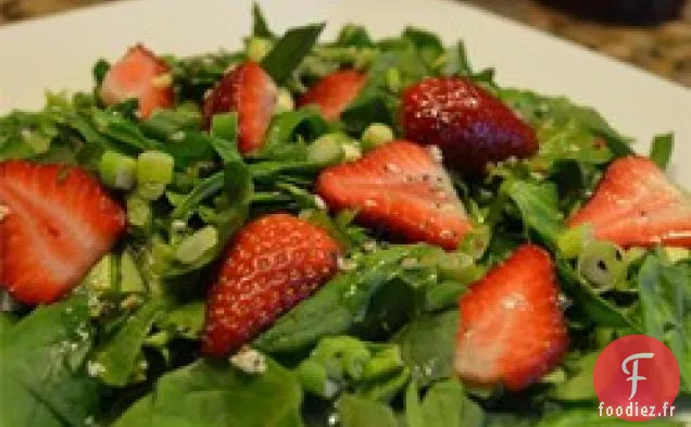 Salade d'Épinards aux Fraises au Sésame