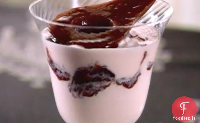 Glace Chantilly aux Poires Pochées au Moulin Rouge