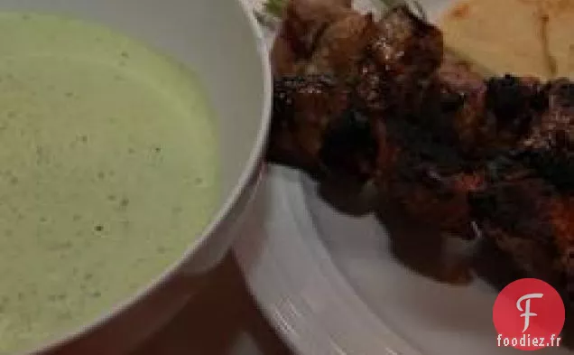 Brochettes d'Agneau Grec au Yogourt - Salsa Verte à la Menthe