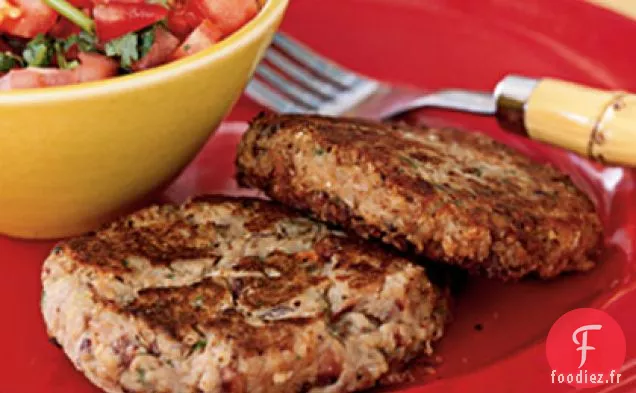 Galettes de Pois aux Yeux Noirs avec Salsa à l'Ail et au Poivre