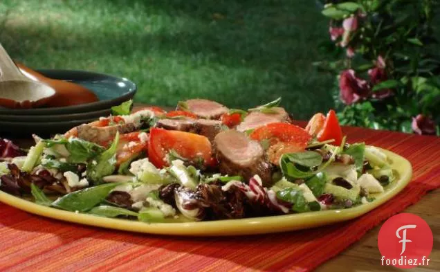 Filet de Porc Mariné à l'Ail, Citron et Origan avec Salade Grecque