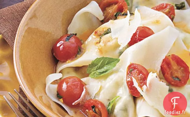 Raviolis Au Fromage À La Sauce Tomate Épicée