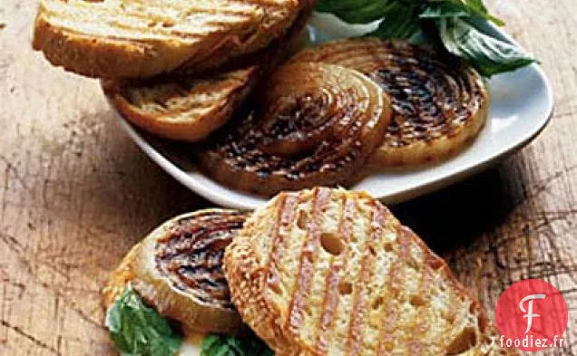 Provolone, Basilic et Oignon sur Pain Italien