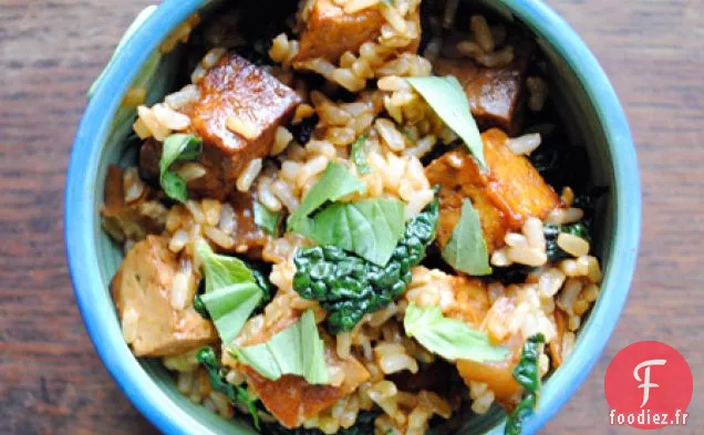 Bol De Riz Au Tofu Avec Des Légumes Verts Italiens