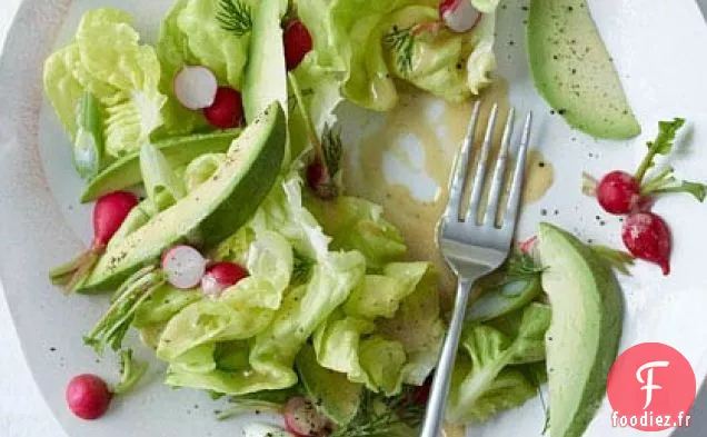 Salade de Laitue au Beurre, Radis et Avocat avec Vinaigrette à la Moutarde