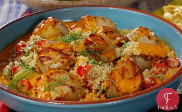 Pétoncles de Mer avec Salade de Blé Concassé, Vinaigrette de Tahini au Poivron Rouge Rôti et Citrons Grillés