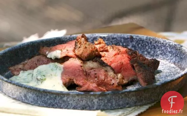 Agneau Grillé aux Épices Africaines et Yaourt aux Herbes