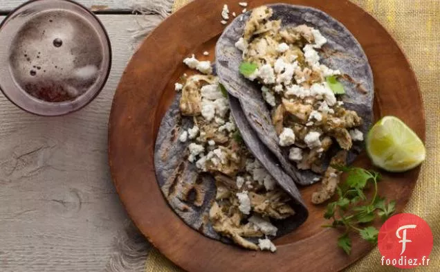 Tacos de Poulet Râpé et Tomatillo avec Queso Fresco