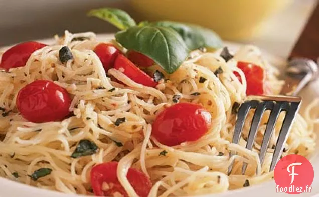 Pâtes au Fromage de Chèvre aux Herbes et Tomates Cerises