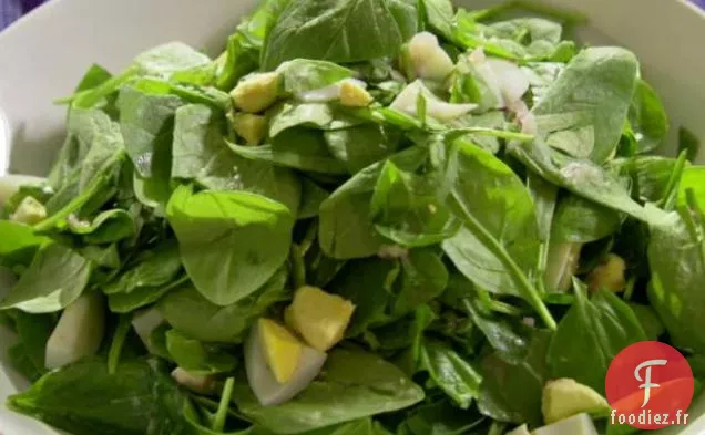 Salade d'Épinards Légèrement Fanée