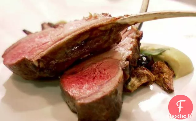 Côtelettes d'Agneau Grillées avec Purée d'Artichauts, Bébés Artichauts Croustillants et Olive Cerignola