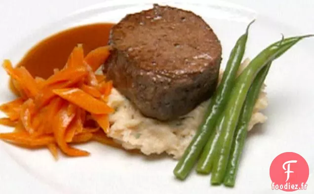 Filet Mignon sur Purée de Homard Boursin avec Réduction de Merlot