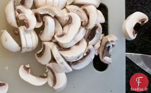 Riz Sauvage Aux Champignons Croustillants, Cerises Et Amandes Grillées