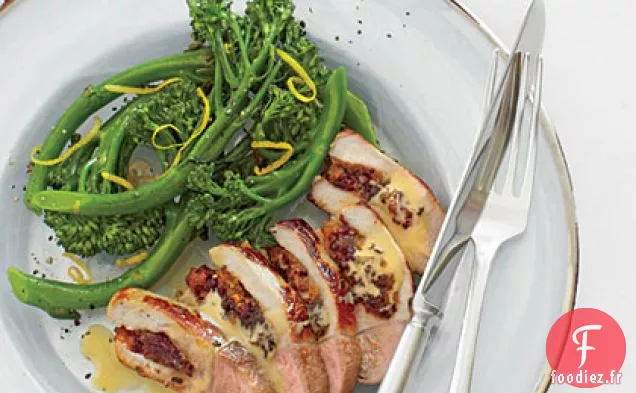 Côtelette de Porc Farcie aux Canneberges et Abricots avec Broccolini