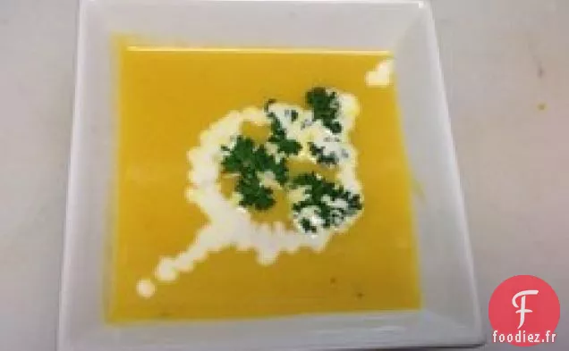 Soupe Crémeuse de Pommes de Terre, Carottes et Poireaux