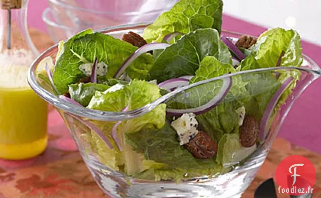 Salade Romaine, Fromage Bleu et Pacanes Épicées