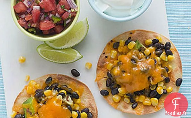 Tostadas au Maïs, à l'Avocat et aux Haricots Noirs