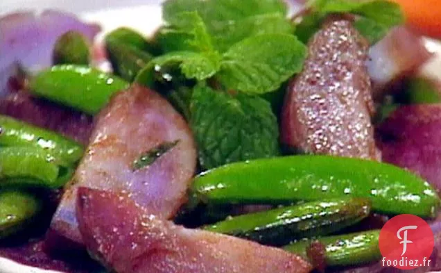 Gâchis de Pois et d'autres choses (Salade de Pommes de Terre Violettes, Pois Mange-Tout et Menthe)