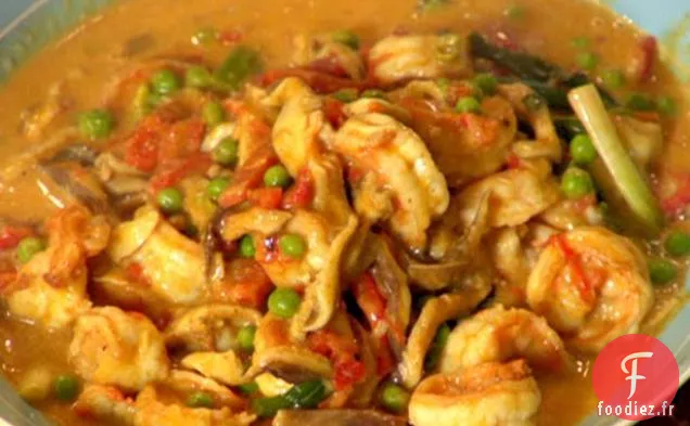Curry de Crevettes Thaïlandaises avec Laitue Hachée et Couscous Basilic-Citron Vert